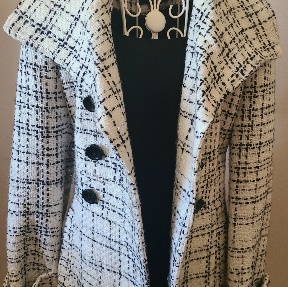White House Black Market Black and white Tweed peacoat size small